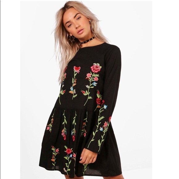 🆕SZ18 BOOHOO FORAL EMBROIDERED BOHO SMOCK DRESS! - Picture 1 of 6